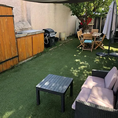 Avec Piscine Privative Lattes